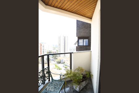 Apartamento à venda com 478m², 4 quartos e 3 vagas Apartamento à venda com 478m², 4 quartos e 3 vagasVaranda da Suíte 2