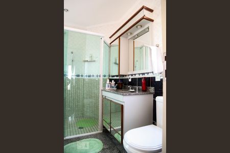 Apartamento à venda com 478m², 4 quartos e 3 vagas Apartamento à venda com 478m², 4 quartos e 3 vagasBanheiro da Suíte 2