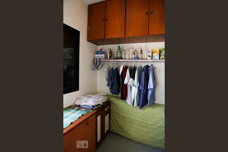 Apartamento à venda com 478m², 4 quartos e 3 vagas Apartamento à venda com 478m², 4 quartos e 3 vagasQuarto de Serviço