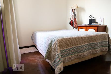 Apartamento à venda com 478m², 4 quartos e 3 vagas Apartamento à venda com 478m², 4 quartos e 3 vagasQuarto 2