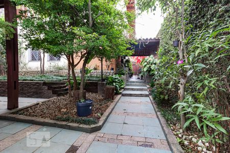 Casa à venda com 310m², 3 quartos e 2 vagas Casa à venda com 310m², 3 quartos e 2 vagasEntrada