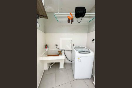 Casa à venda com 108m², 3 quartos e 1 vaga Casa à venda com 108m², 3 quartos e 1 vagaLavanderia