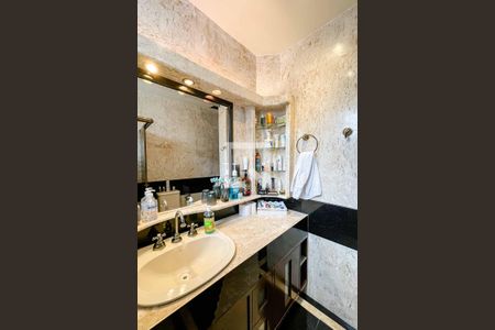 Casa à venda com 108m², 3 quartos e 1 vaga Casa à venda com 108m², 3 quartos e 1 vagaBanheiro