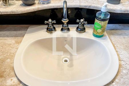 Casa à venda com 108m², 3 quartos e 1 vaga Casa à venda com 108m², 3 quartos e 1 vagaBanheiro