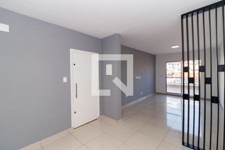 Sala de casa à venda com 4 quartos, 208m² em Vila Nova Mazzei, São Paulo