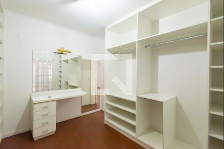 Casa à venda com 264m², 3 quartos e 3 vagasCloset