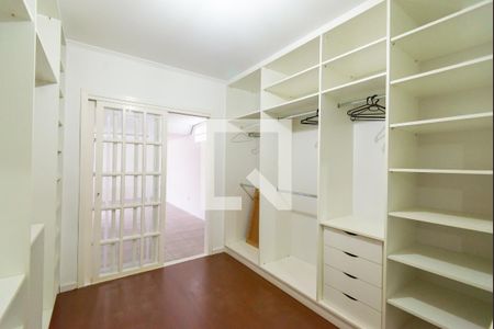 Casa à venda com 264m², 3 quartos e 3 vagasCloset