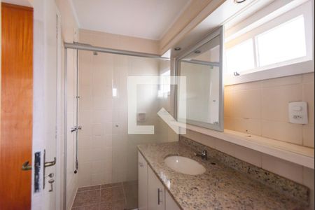 Casa à venda com 264m², 3 quartos e 3 vagasBanheiro da Suíte