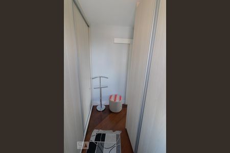 Apartamento à venda com 67m², 2 quartos e 2 vagas Apartamento à venda com 67m², 2 quartos e 2 vagasCloset da suíte