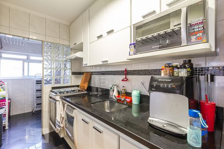 Cozinha de apartamento para alugar com 2 quartos, 65m² em Vila Olímpia, São Paulo