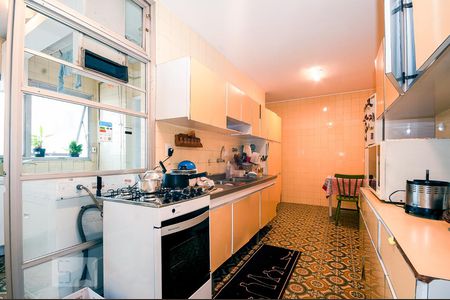 Apartamento à venda com 115m², 3 quartos e 1 vaga Apartamento à venda com 115m², 3 quartos e 1 vagaCozinha