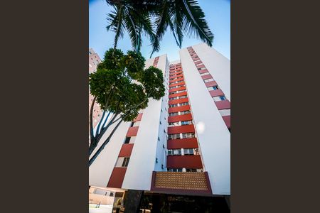 Apartamento à venda com 115m², 3 quartos e 1 vaga Apartamento à venda com 115m², 3 quartos e 1 vagaFachada