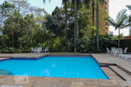 Apartamento à venda com 200m², 4 quartos e 3 vagasÁrea comum - Piscina