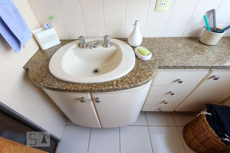 Apartamento à venda com 200m², 4 quartos e 3 vagasBanheiro da suíte 2