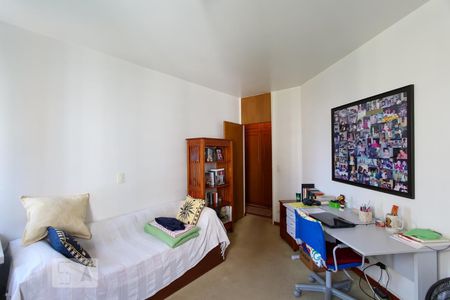Apartamento à venda com 200m², 4 quartos e 3 vagasQuarto 4