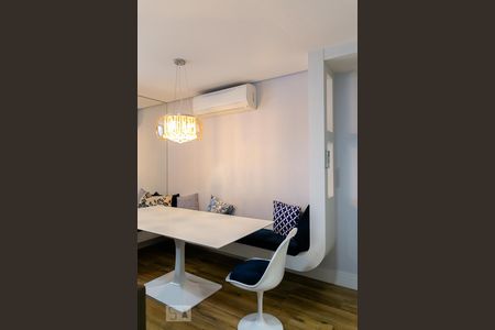 Casa de condomínio à venda com 105m², 3 quartos e 2 vagas Casa de condomínio à venda com 105m², 3 quartos e 2 vagasSala
