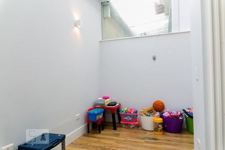 Casa de condomínio à venda com 105m², 3 quartos e 2 vagas Casa de condomínio à venda com 105m², 3 quartos e 2 vagasSacada