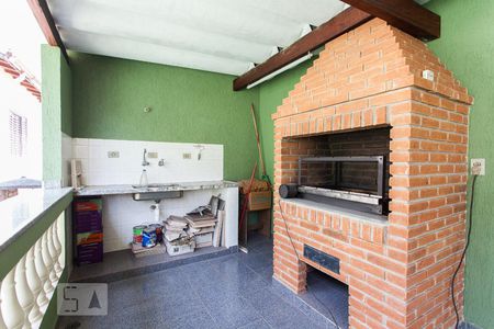 Casa de condomínio à venda com 220m², 3 quartos e 2 vagasChurrasqueira