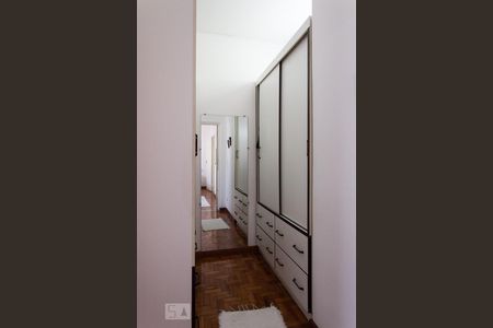 Casa de condomínio à venda com 220m², 3 quartos e 2 vagasCloset da Suíte