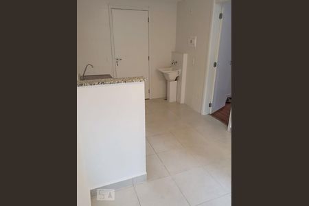 Sala/Cozinha de kitnet/studio para alugar com 1 quarto, 33m² em Jardim Prudência, São Paulo