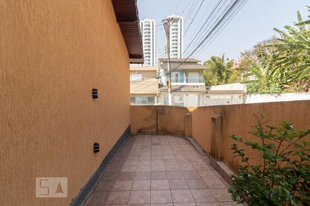 Casa à venda com 240m², 2 quartos e 2 vagas Casa à venda com 240m², 2 quartos e 2 vagasÁrea Externa