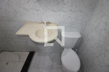 Banheiro de casa para alugar com 1 quarto, 40m² em Jardim Palmira, Guarulhos