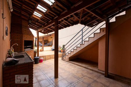 Casa à venda com 168m², 3 quartos e 2 vagasChurrasqueira