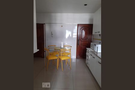 Apartamento à venda com 136m², 3 quartos e 2 vagas Apartamento à venda com 136m², 3 quartos e 2 vagasCozinha