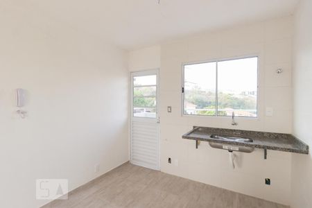 Cozinha de apartamento para alugar com 2 quartos, 51m² em Vila Baruel, São Paulo