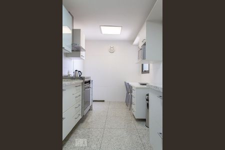 Apartamento à venda com 180m², 3 quartos e 3 vagasCozinha