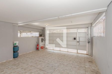 Casa à venda com 220m², 3 quartos e 2 vagas Casa à venda com 220m², 3 quartos e 2 vagasGaragem