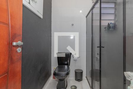 Casa à venda com 220m², 3 quartos e 2 vagas Casa à venda com 220m², 3 quartos e 2 vagasBanheiro