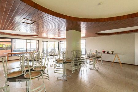 Apartamento à venda com 183m², 4 quartos e 3 vagas Apartamento à venda com 183m², 4 quartos e 3 vagasÁrea comum - Salão de festas