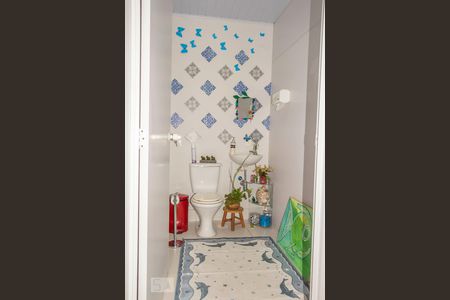 Casa para alugar com 200m², 6 quartos e 4 vagasBanheiro 1