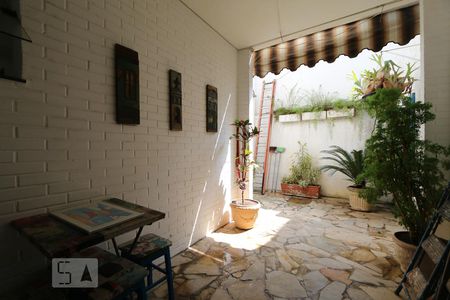 Casa à venda com 221m², 3 quartos e 2 vagasQuintal