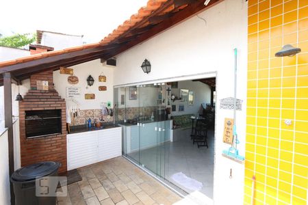 Casa à venda com 221m², 3 quartos e 2 vagasChurrasqueira