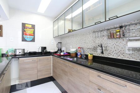 Casa à venda com 221m², 3 quartos e 2 vagasCozinha - Armários