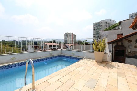 Casa à venda com 221m², 3 quartos e 2 vagasÁrea comum - Piscina