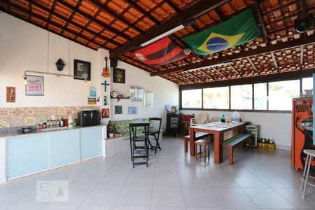 Casa à venda com 221m², 3 quartos e 2 vagasTerraço
