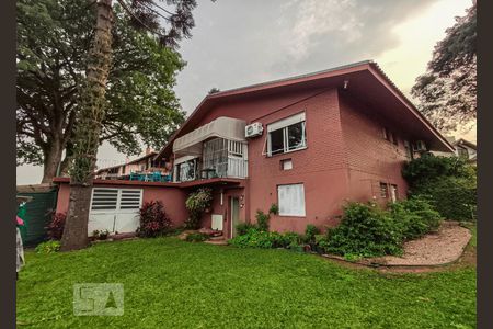 Casa à venda com 269m², 4 quartos e 2 vagasFachada fundos