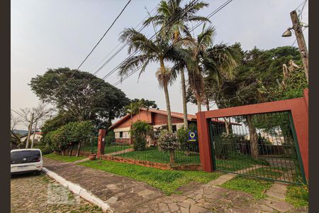 Casa à venda com 269m², 4 quartos e 2 vagasFachada