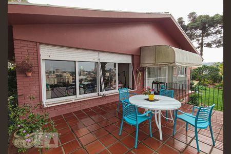 Casa à venda com 269m², 4 quartos e 2 vagasSacada