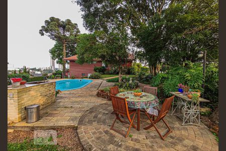 Casa à venda com 269m², 4 quartos e 2 vagasPiscina