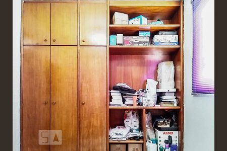 Quarto 2 de apartamento para alugar com 2 quartos, 60m² em Setor Bueno, Goiânia