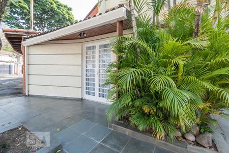 Casa à venda com 100m², 3 quartos e 1 vaga Casa à venda com 100m², 3 quartos e 1 vagaFachada