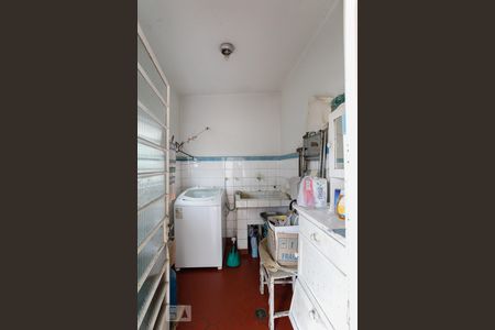 Casa à venda com 421m², 3 quartos e 8 vagas Casa à venda com 421m², 3 quartos e 8 vagasÁrea de Serviço