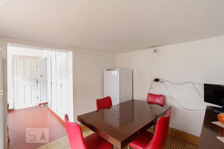 Casa à venda com 421m², 3 quartos e 8 vagas Casa à venda com 421m², 3 quartos e 8 vagasCopa