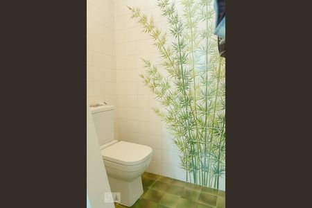 Casa à venda com 580m², 6 quartos e 4 vagas Casa à venda com 580m², 6 quartos e 4 vagasBanheiro do Quarto 4