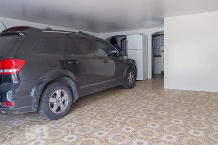 Casa à venda com 580m², 6 quartos e 4 vagas Casa à venda com 580m², 6 quartos e 4 vagas Garagem