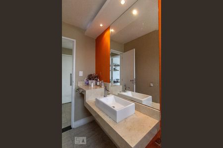 Apartamento à venda com 156m², 3 quartos e 1 vaga Apartamento à venda com 156m², 3 quartos e 1 vagaLavabo